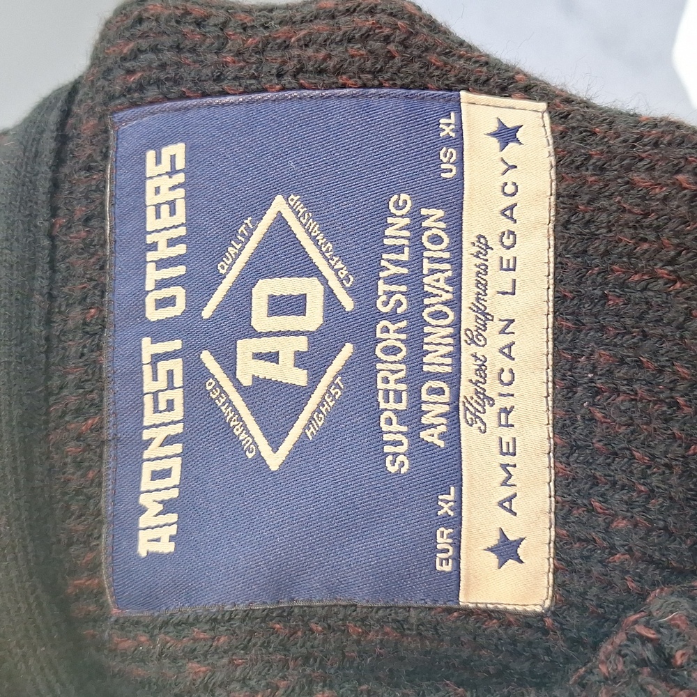 AMONGST OTHERS XL SWEATER. - Picture 4 of 6
